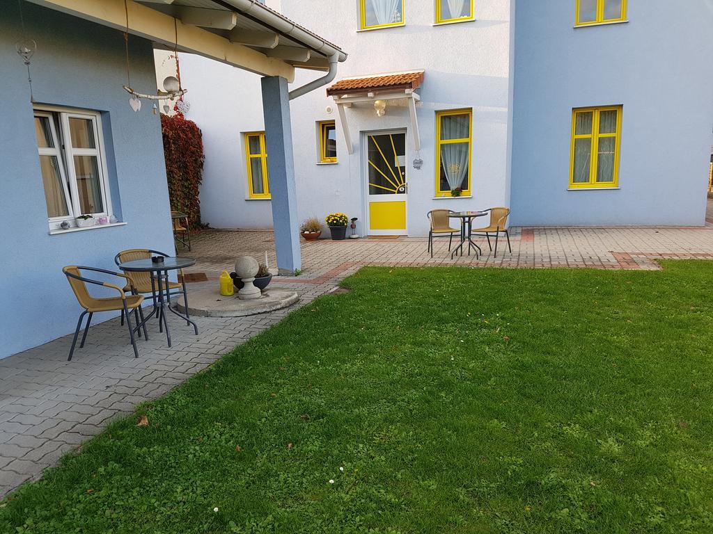 Villa Sonnenschein Laa an der Thaya Luaran gambar